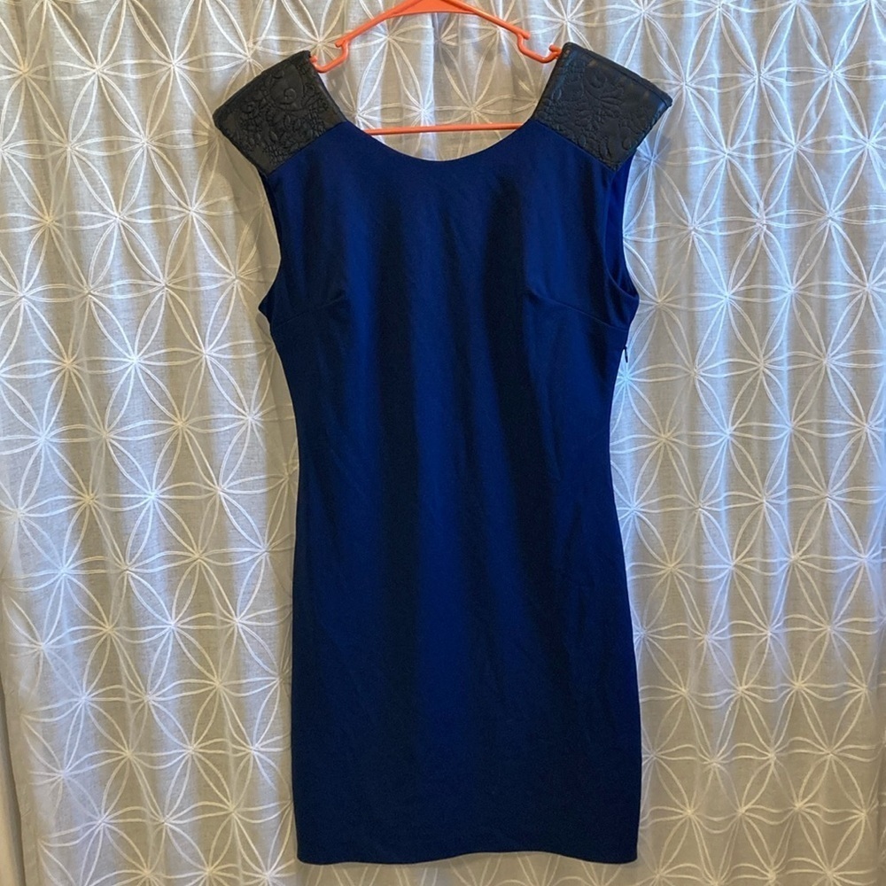 NWT Guess Bodycon Dress - Picture 12 of 12
